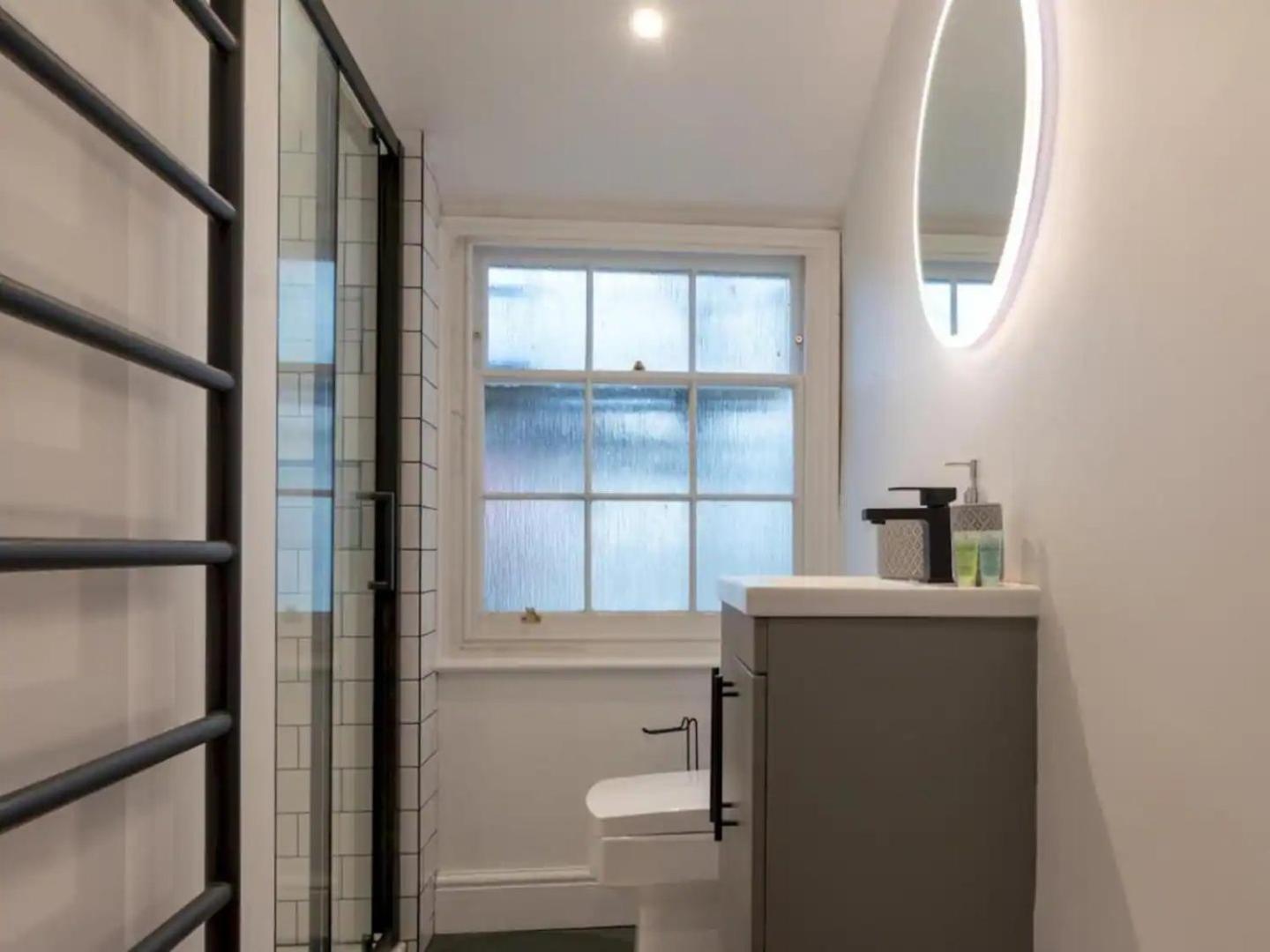 Pass The Keys Stylish Grade II Listed House Villa Cheltenham Bagian luar foto